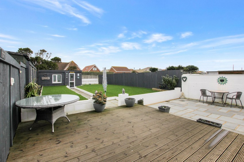 Images for Pleasance Road North, Lydd On Sea, TN29 EAID:139611823 BID:07f537f9-12f0-4009-be92-5631fa34e2e2