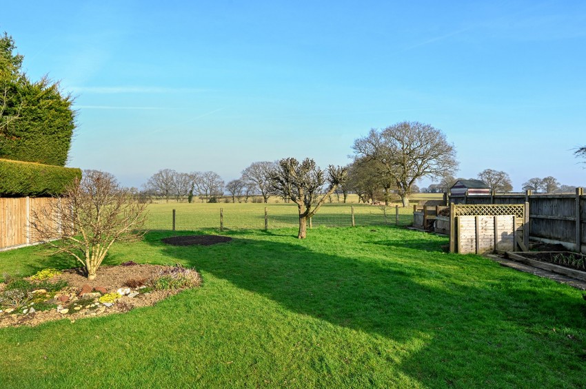 Images for Park Farm Close, Shadoxhurst, TN26 EAID:139611823 BID:88ac7338-5d4b-4c66-9569-220a2b3e3554