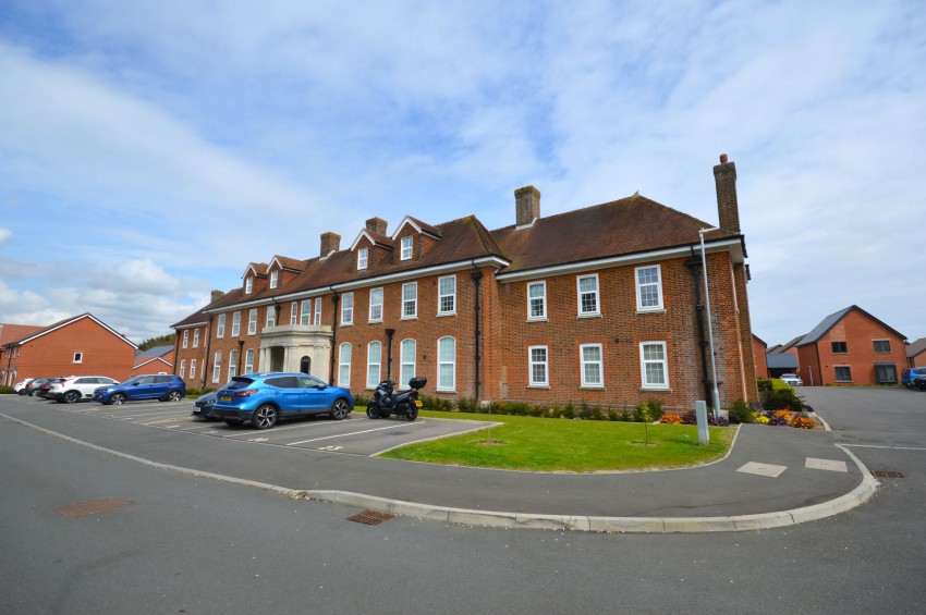 Images for Major Close, The Old Officers Mess, CT20 EAID:139611823 BID:abbe05da-9e8b-451c-985a-f32f1b9233da