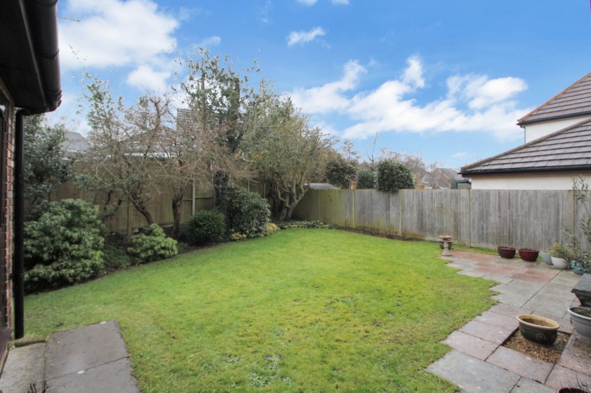 Images for Bluebell Road, Kingsnorth, TN23 EAID:139611823 BID:88ac7338-5d4b-4c66-9569-220a2b3e3554