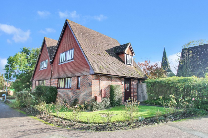 Images for Rectory Close, Woodchurch, TN26 EAID:139611823 BID:b2a64450-de58-4af0-89e8-c5f0d7c0bf38